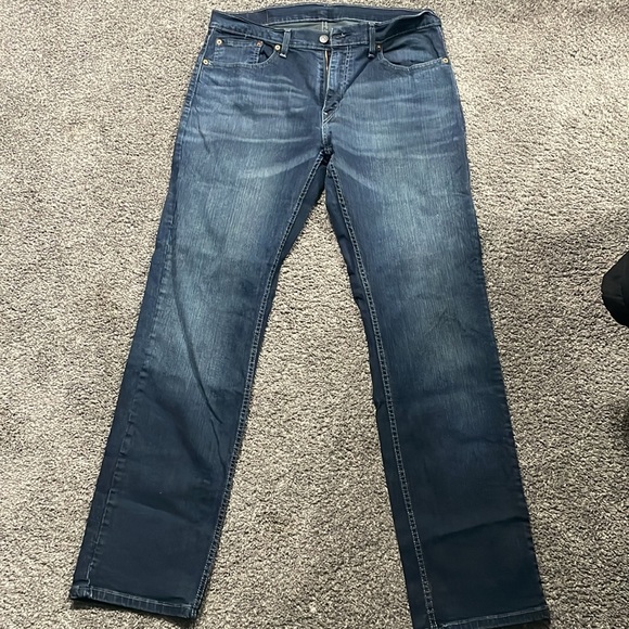 Men’s Levi Jeans - Picture 3 of 8